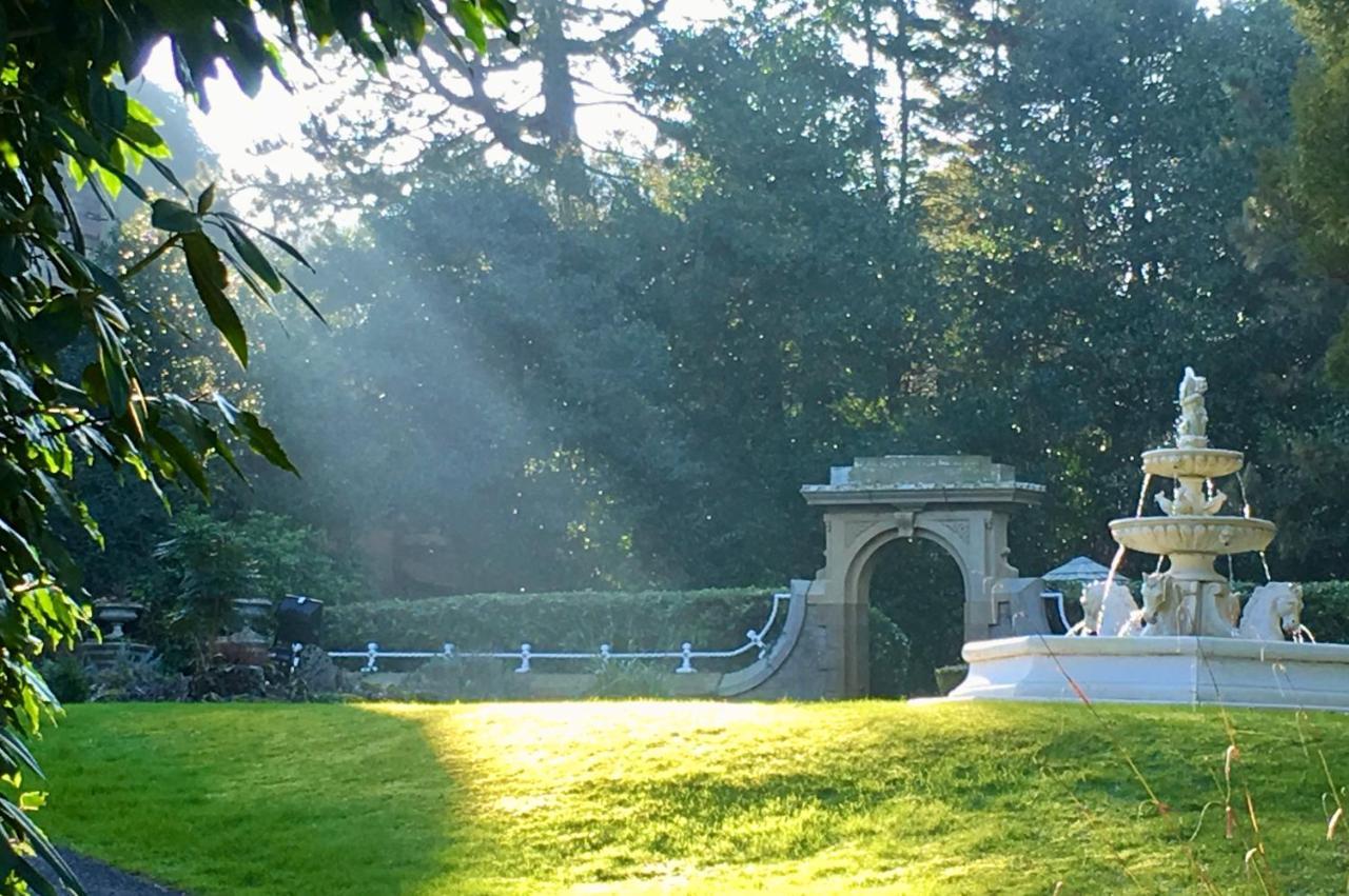 Astley Bank Hotel 다웬 외부 사진