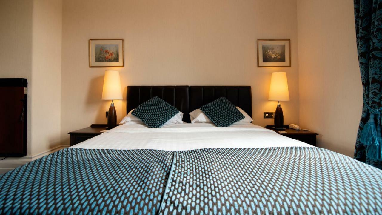 Astley Bank Hotel 다웬 외부 사진