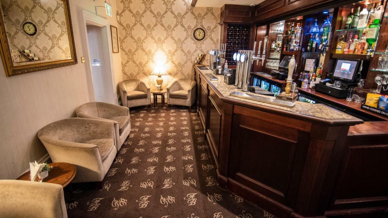 Astley Bank Hotel 다웬 외부 사진