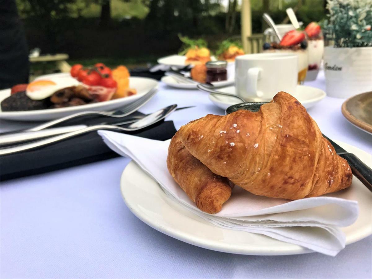 Astley Bank Hotel 다웬 외부 사진
